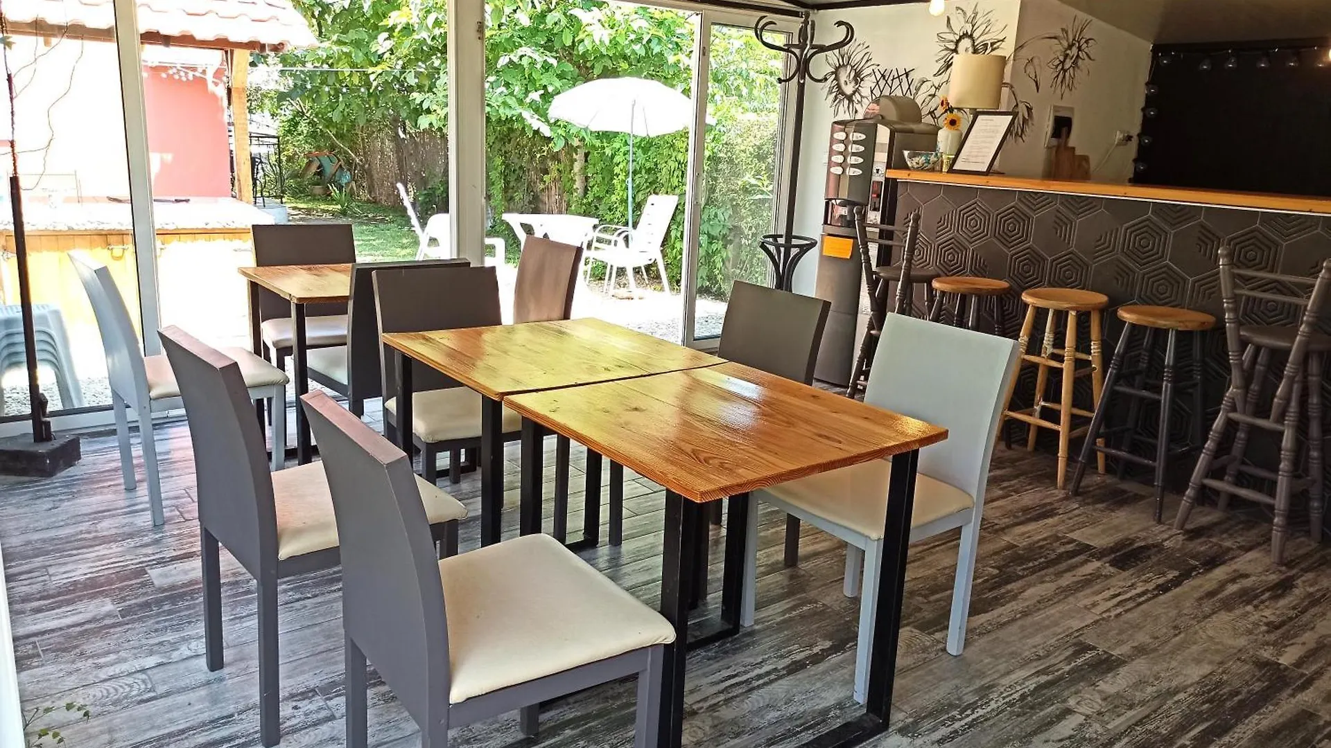 Guest House Sunflowers Pomorie 2*,  Bulgaria
