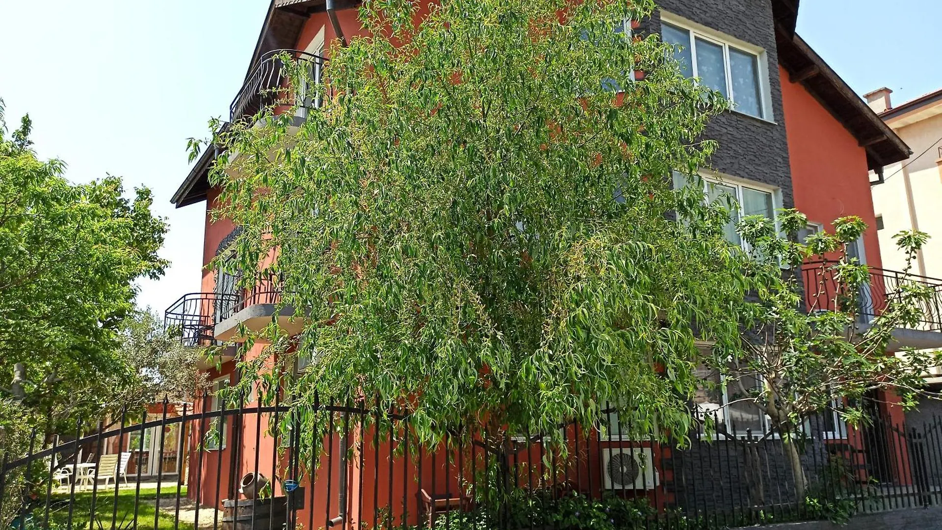 Guest House Sunflowers Pomorie